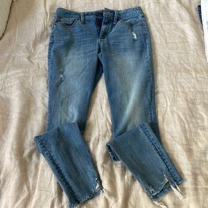 Medium wash skinny jeans